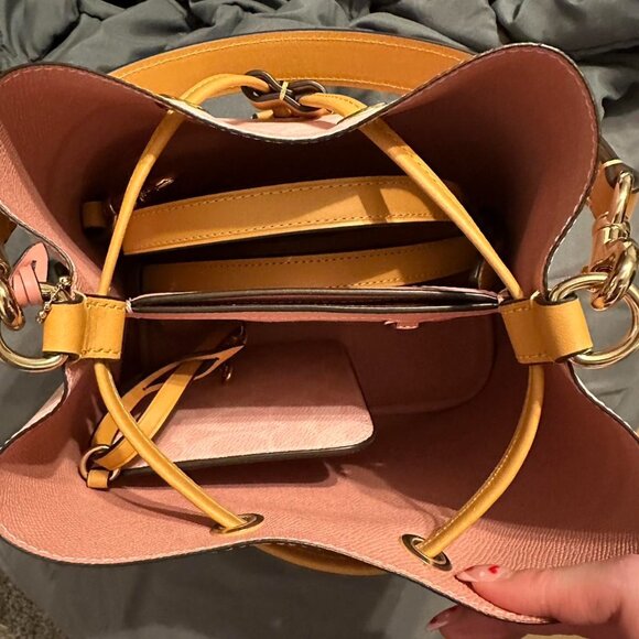 Coach Rowan bucket bag pink in Signature Canvas With Charms（CEA23） - Picture 3 of 4